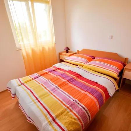 Fuer 2 Personen 35 M2 In Novigrad- Istrien By Interhome Novigrad Istria